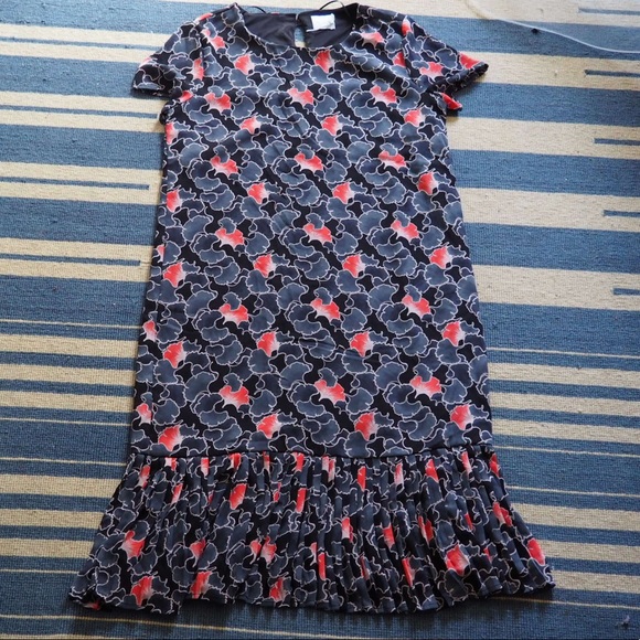 NWOT- Vila Drip Waist Floral Midi Dress - Picture 2 of 7